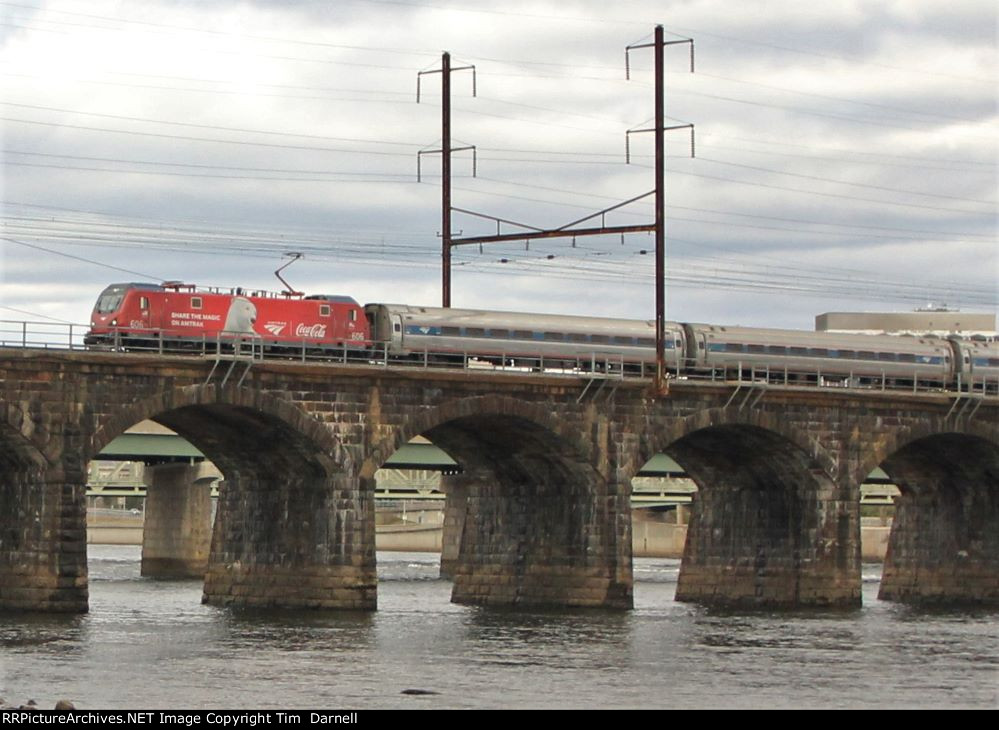 AMTK 606 on train 99